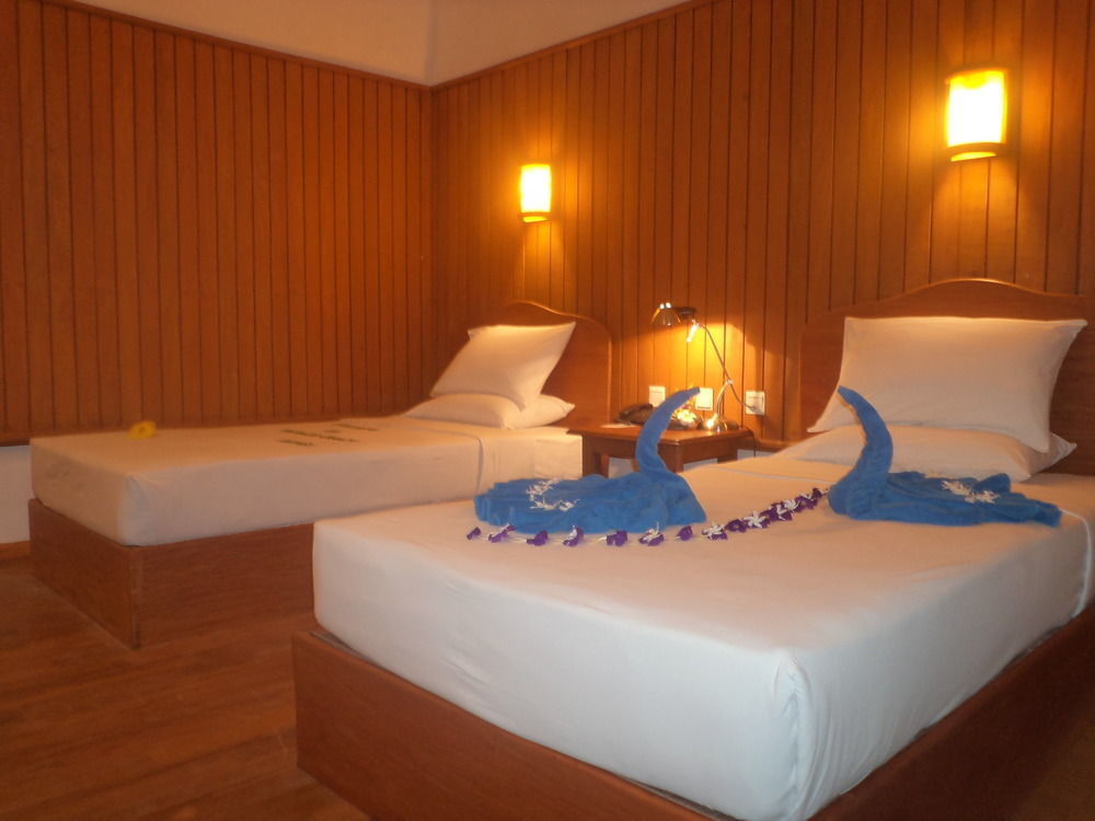 Diamond Hotel Нгапали Екстериор снимка