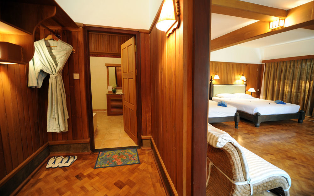 Diamond Hotel Нгапали Екстериор снимка