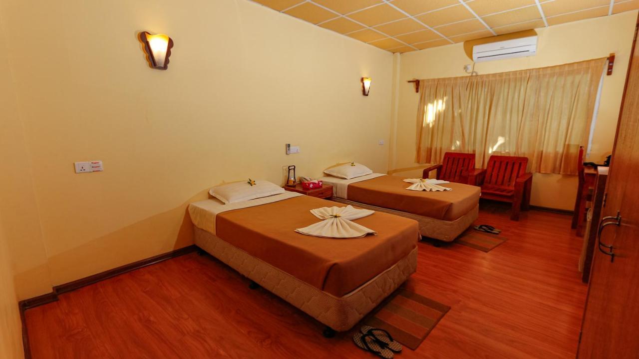 Diamond Hotel Нгапали Екстериор снимка